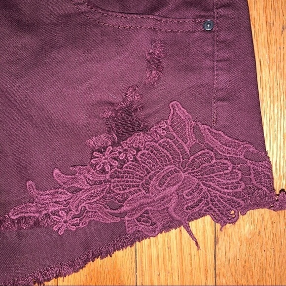 Empyre Natasha Distressed Jean Shorts Size 1 - Picture 5 of 11